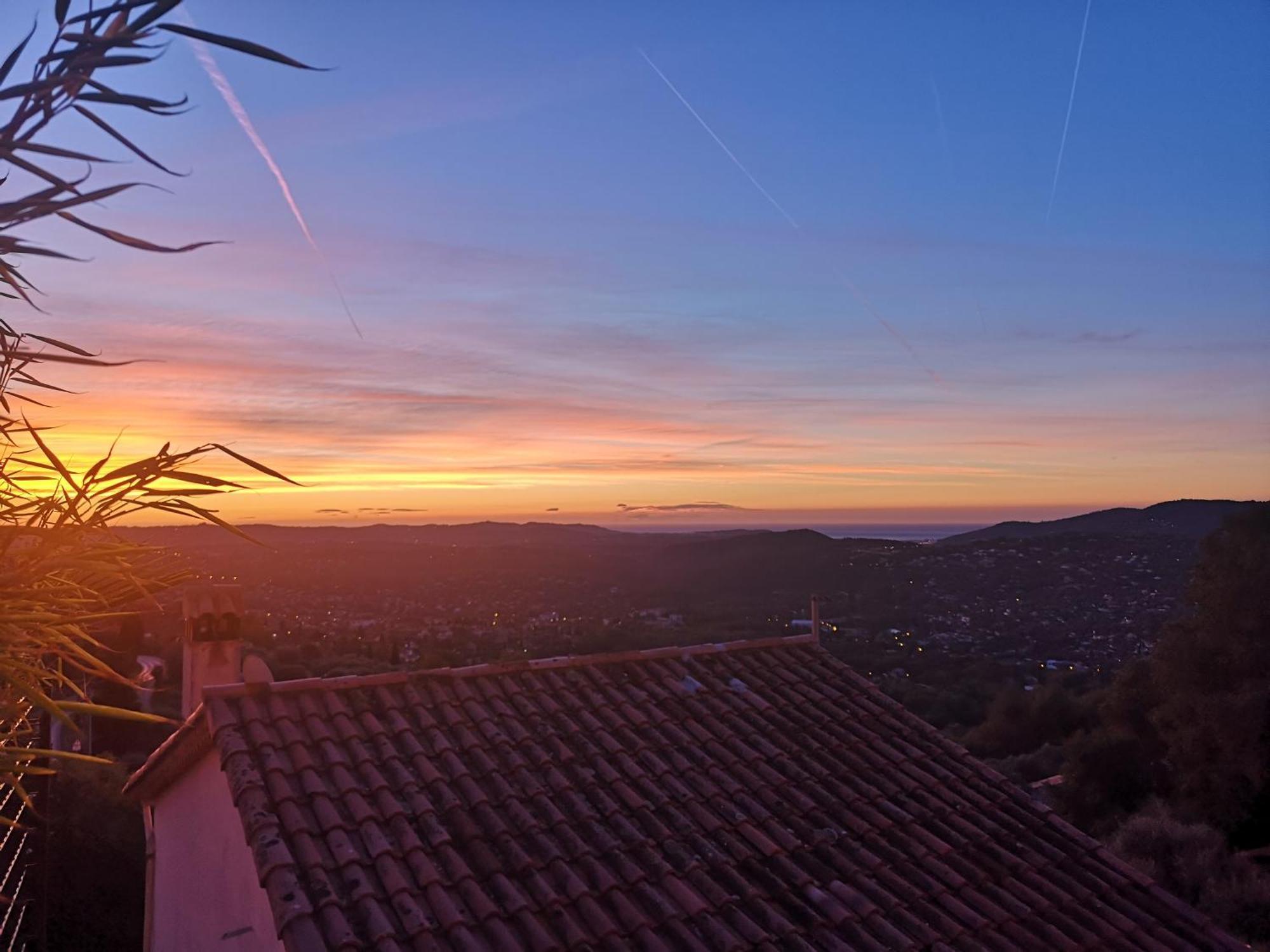 Vue Mer, Au Calme, Avec Jardin ! Spéracèdes Exterior foto